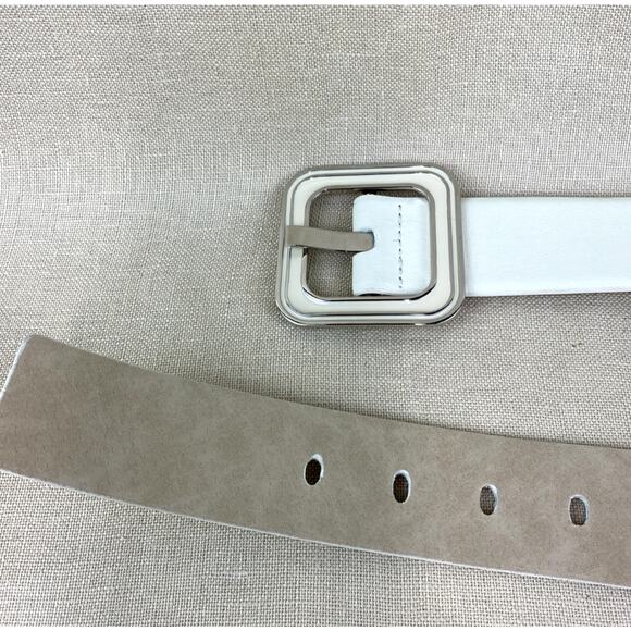 Womens White Belt with Enamel Buckle Size Large - Picture 3 of 7